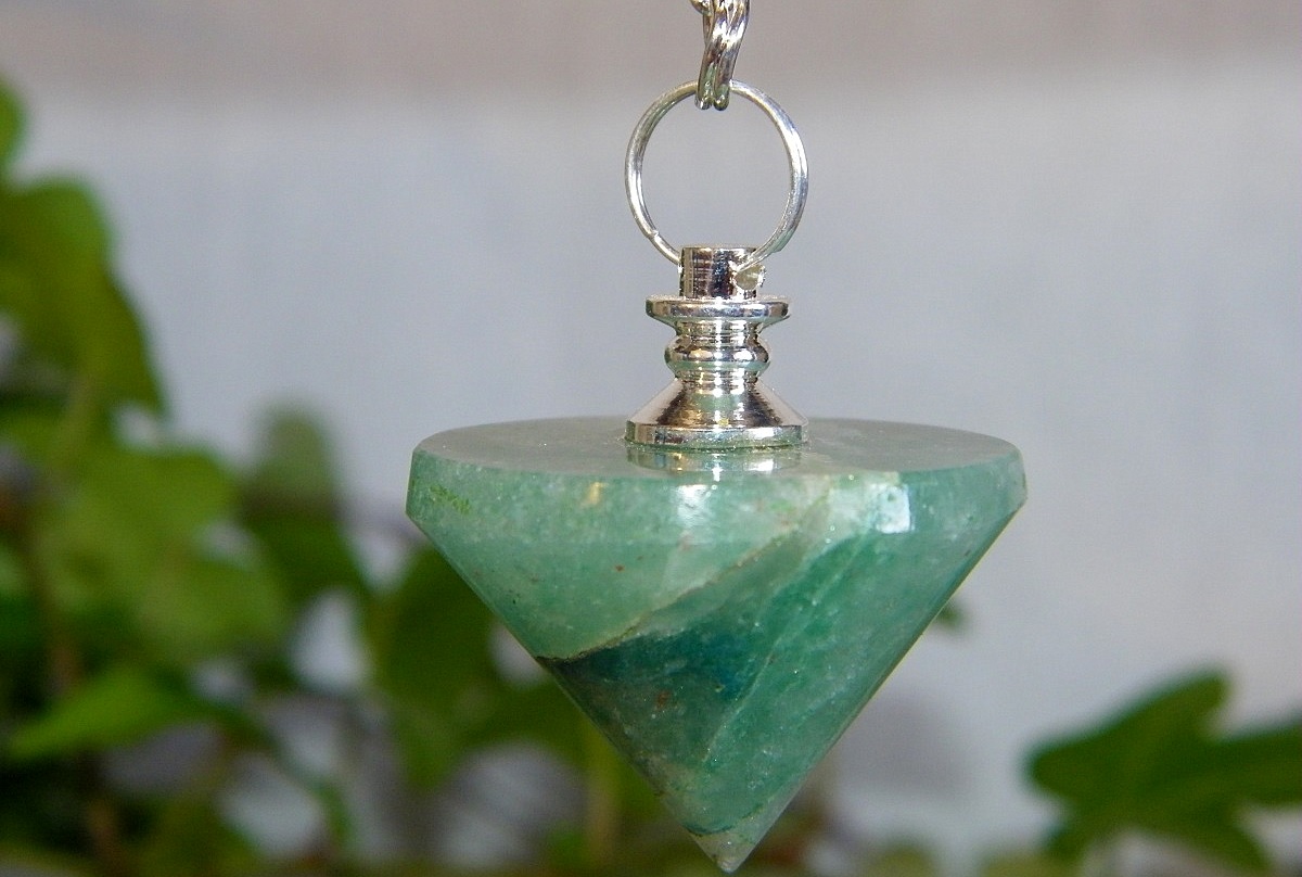 pendule radiesthésie cône aventurine verte