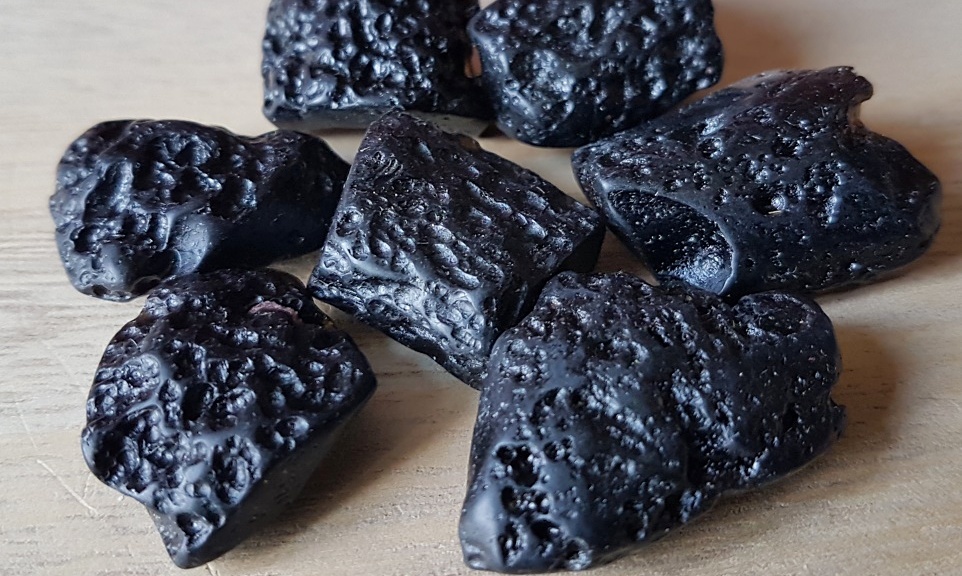 tectite pierre naturelle roulée protection