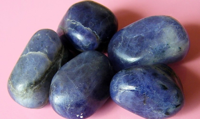 iolite pierres naturelles