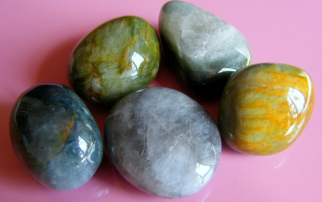 tourmaline oeil de chat pierre naturelle roulée protection