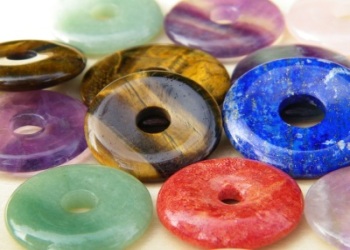 pendentifs donuts pi chinois pierres naturelles