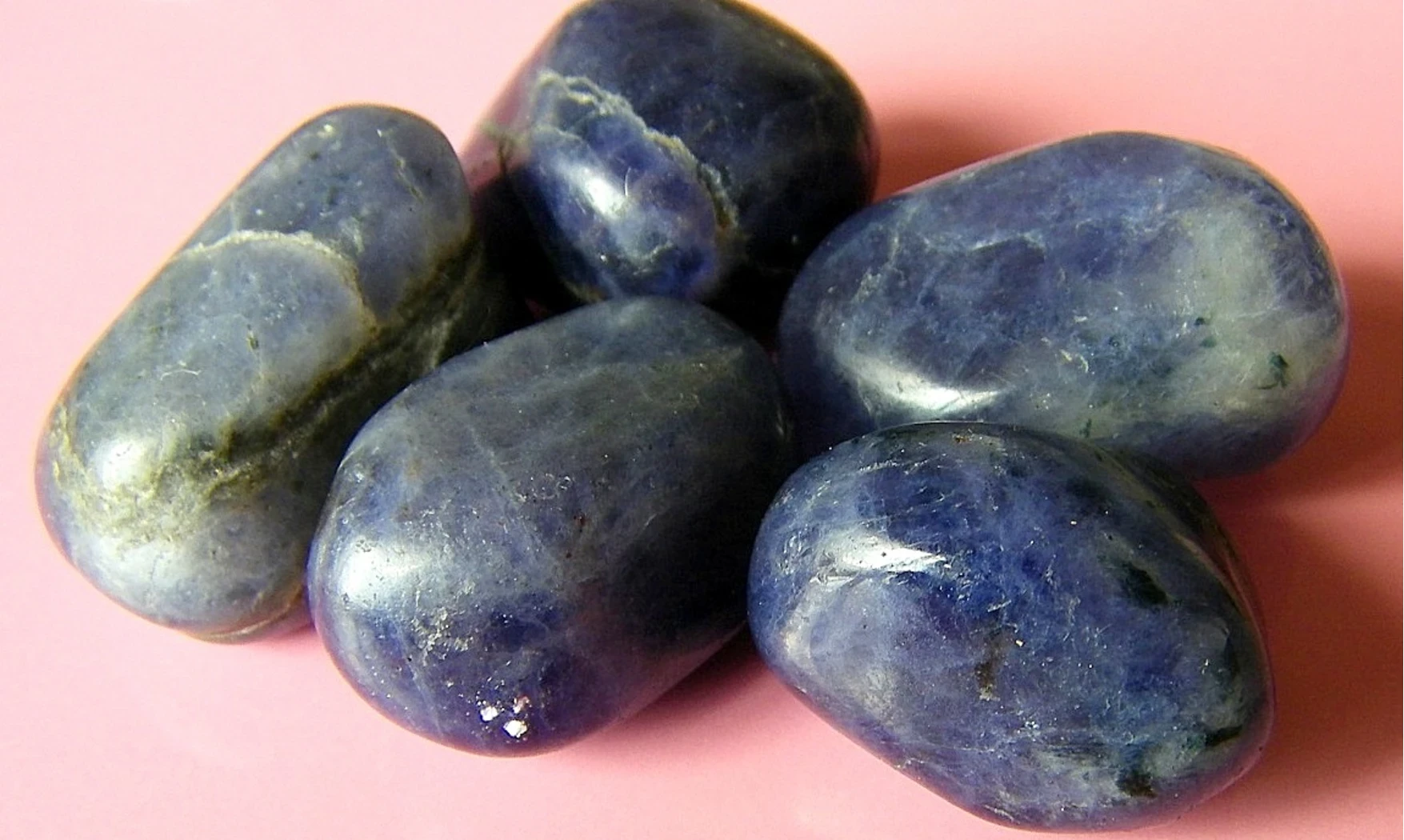 Iolite pierre roulée