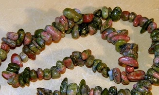 Unakite pierres Baroques collier