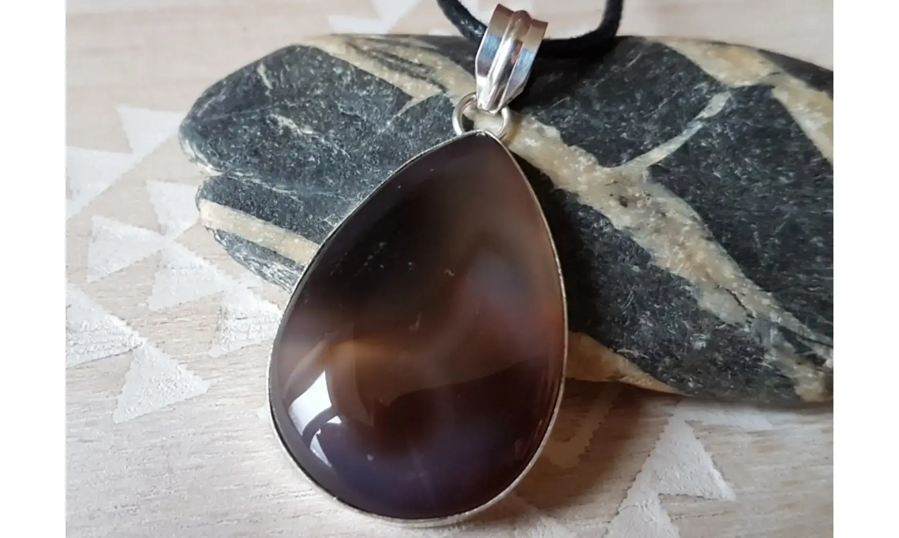 Banded Agate & 925 plated Silver pendant