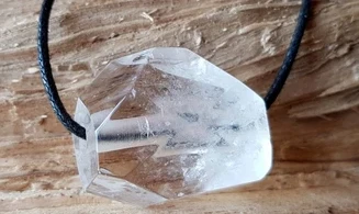 Cristal de roche Bloc percé pendentif