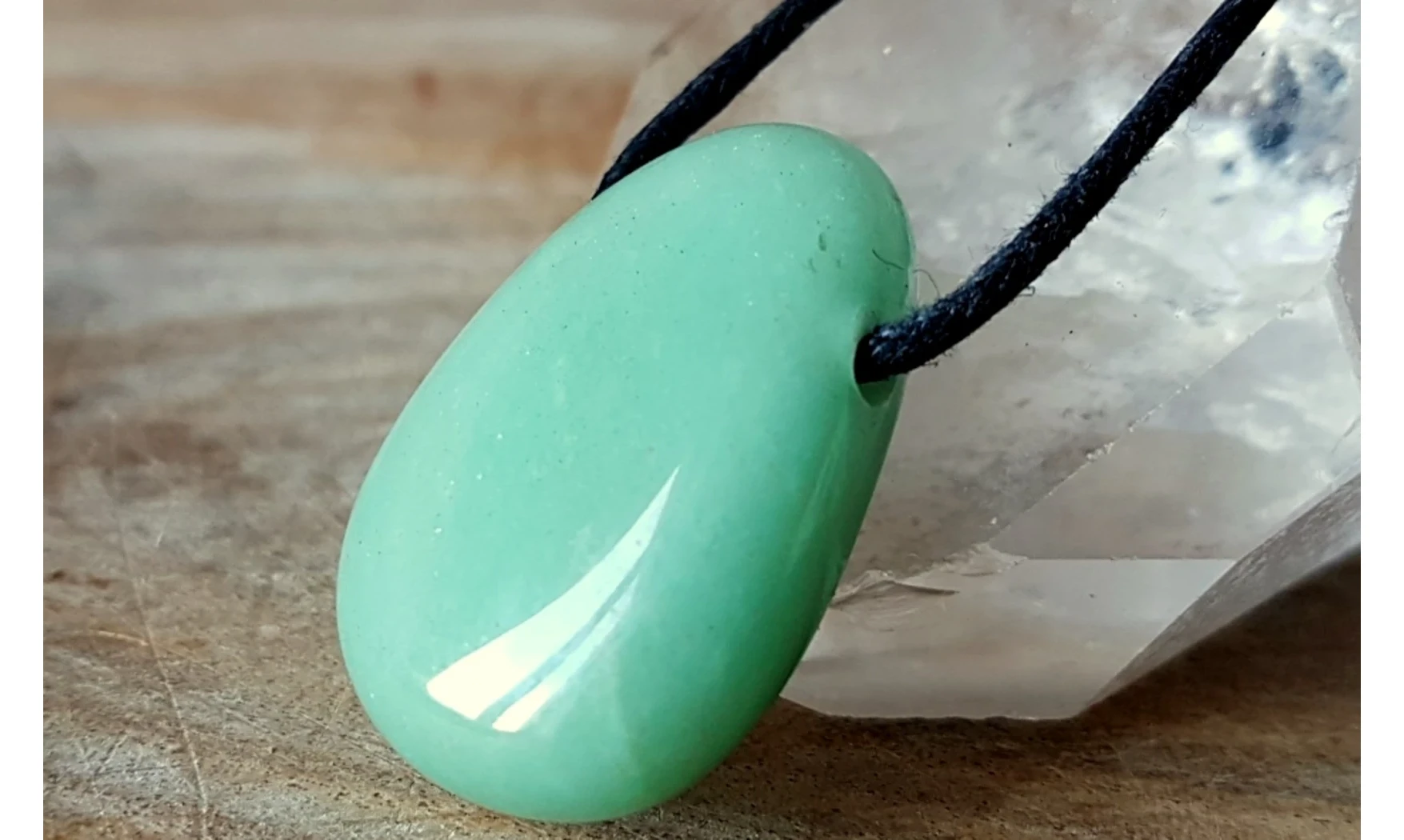Aventurine verte pierre percée pendentif