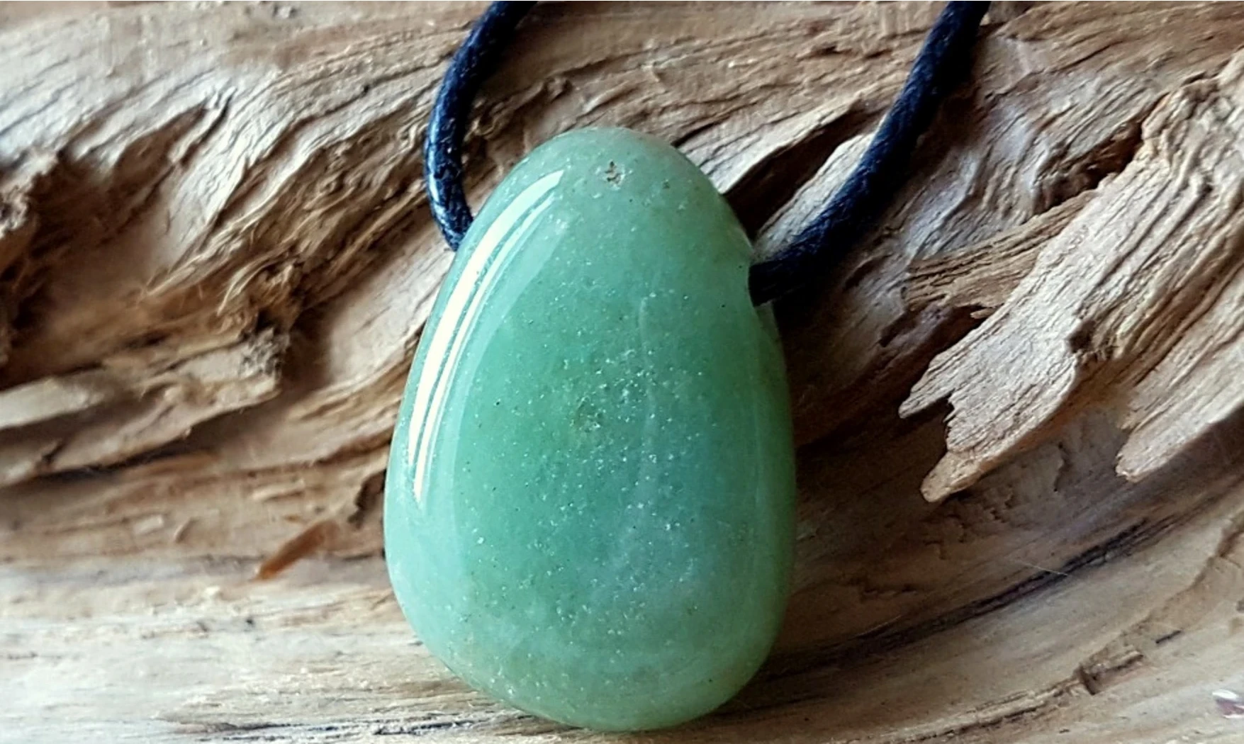Aventurine verte pierre percée pendentif