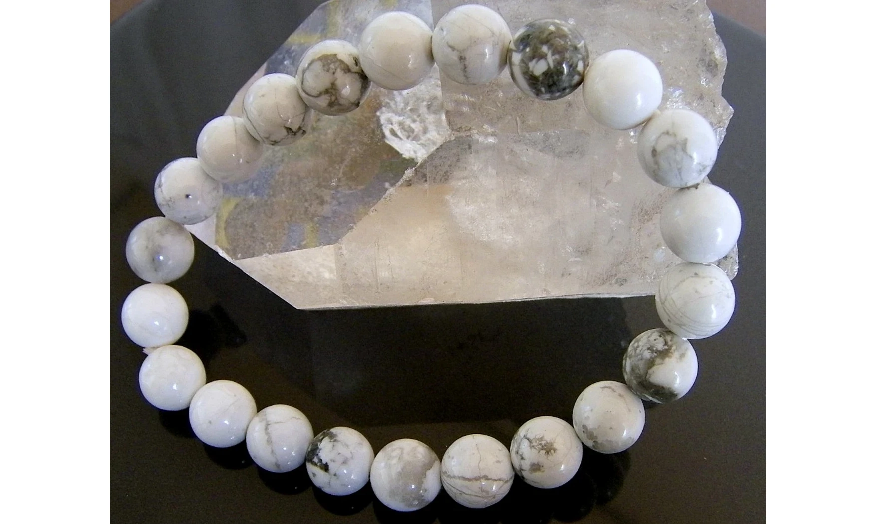 Howlite blanche pierres Boules bracelet