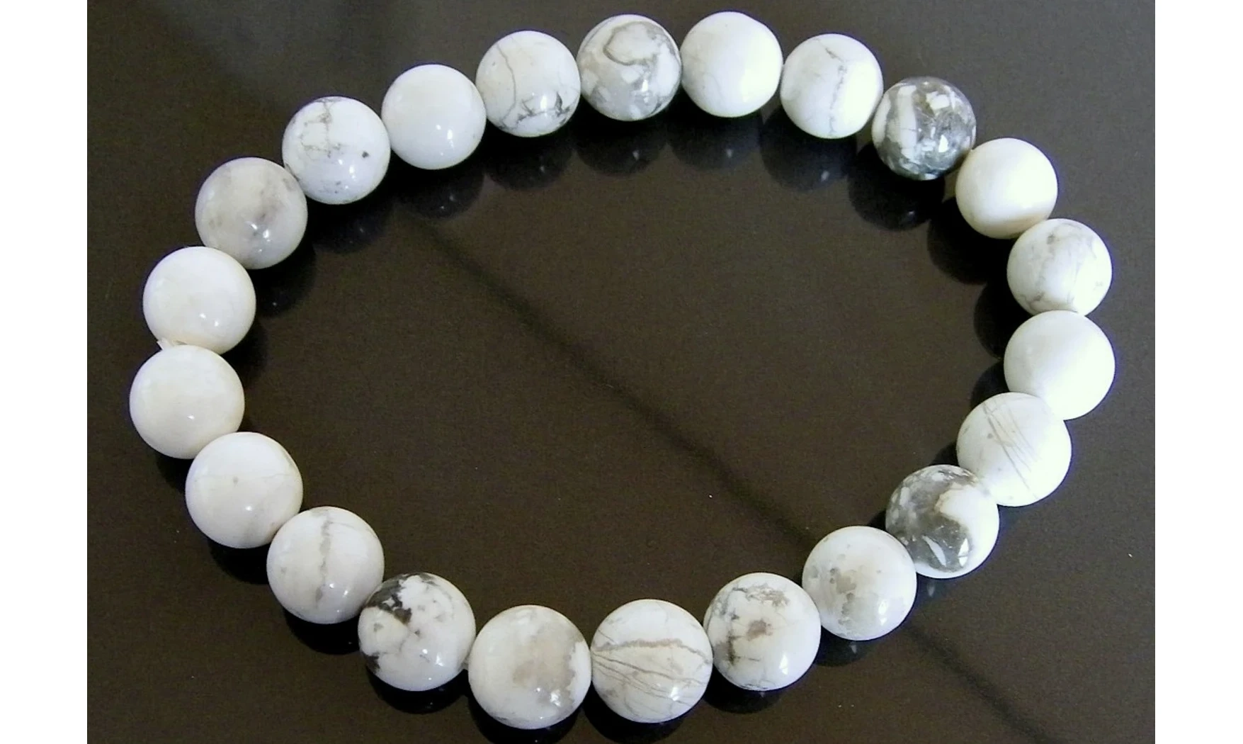 Howlite blanche pierres Boules bracelet