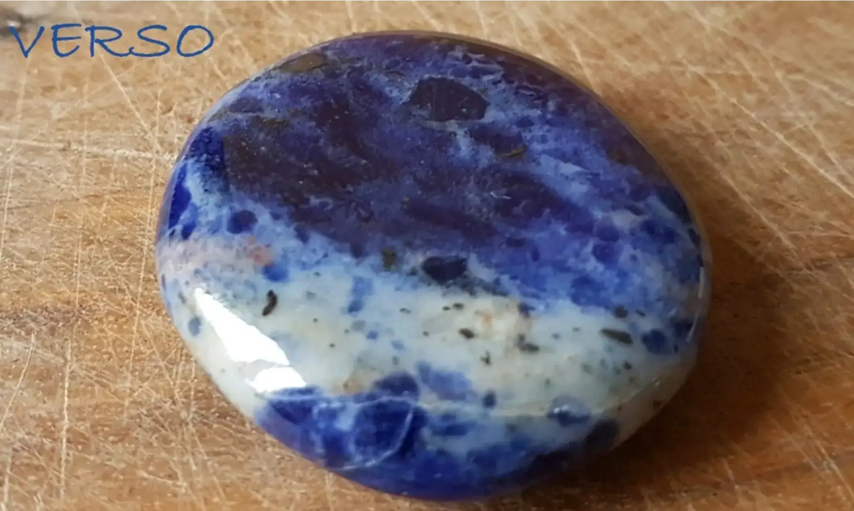 Sodalite Galet 6 pierre plate