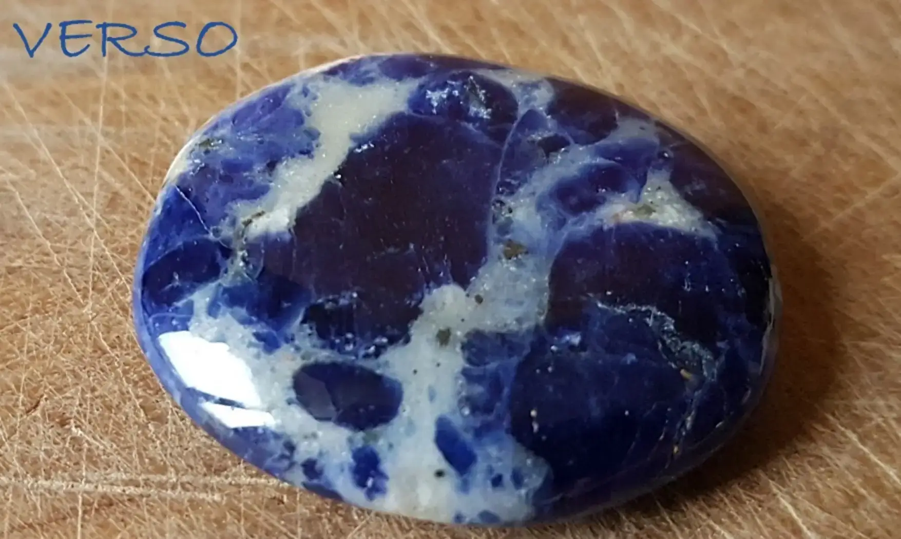 Sodalite Galet 7 pierre plate