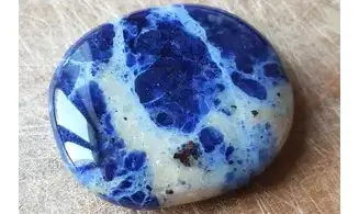 Sodalite Galet 9 pierre plate