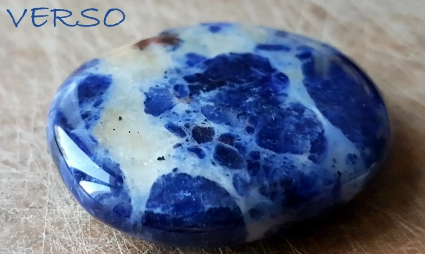 Sodalite Galet 9 pierre plate