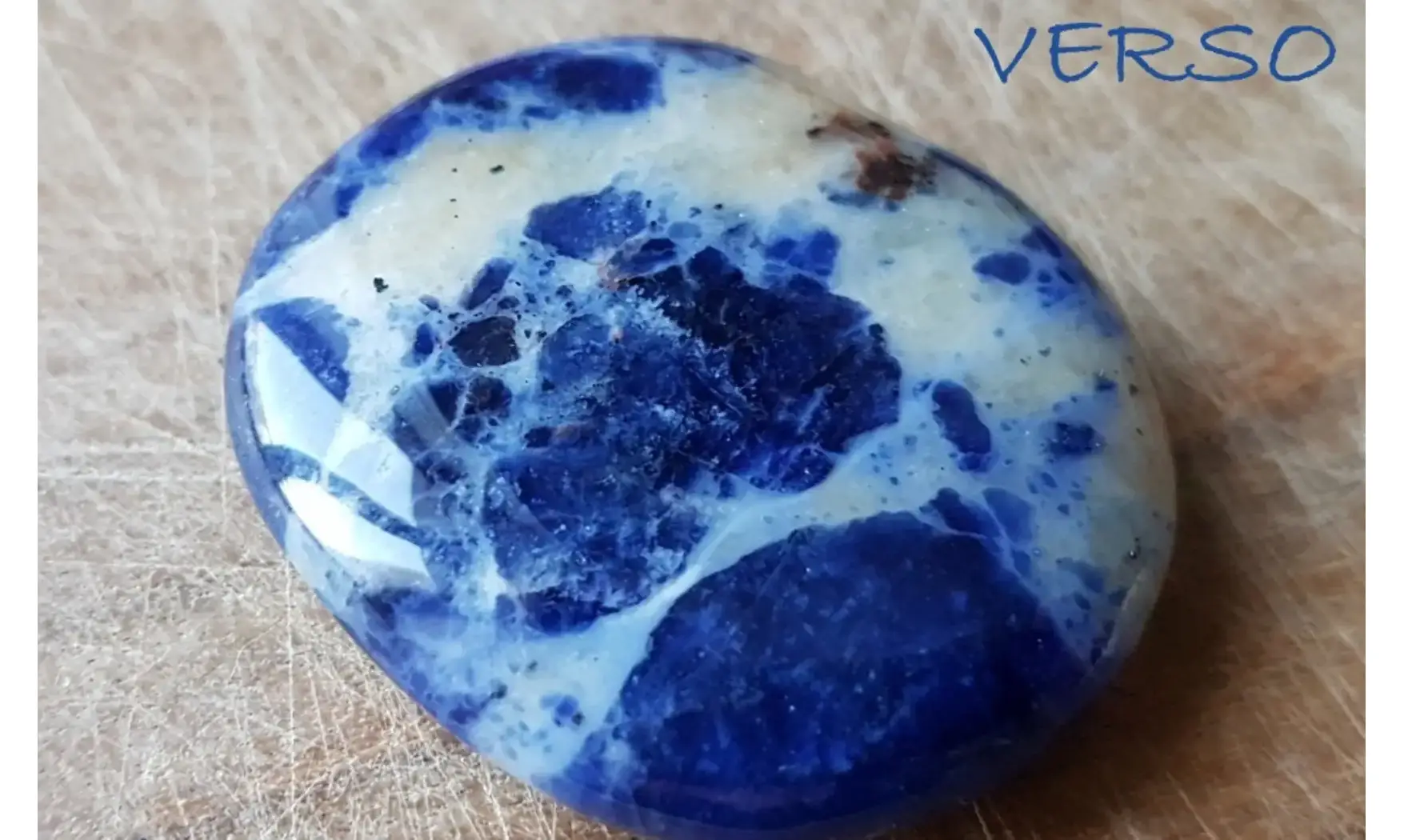 Sodalite Galet 9 pierre plate