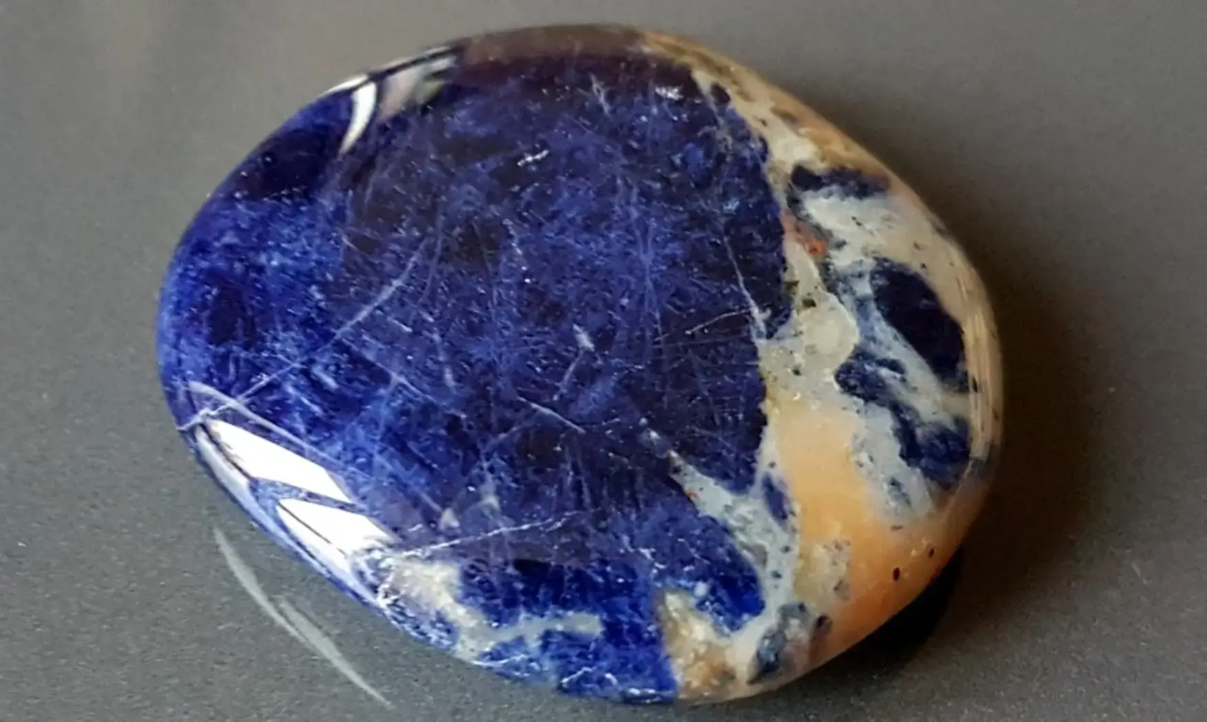 Sodalite Galet 10 pierre plate