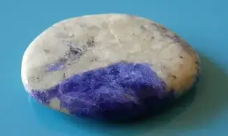 Sodalite 14 Galet pierre plate
