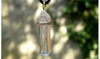 Cristal de roche pierre Pointe pendentif