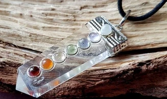 Cristal roche Pointe 7Chakras pendentif