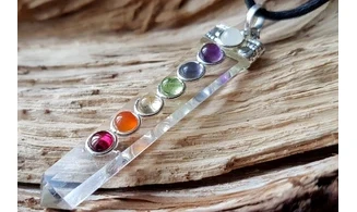 Cristal roche Pointe 7Chakras pendentif