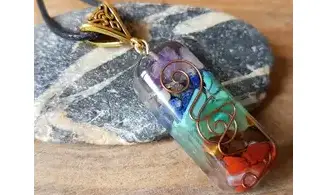 Orgonite Pendentif 7 Chakras pierres