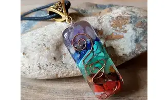 Orgonite Pendentif 7 Chakras pierres