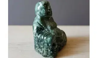 Séraphinite Bouddha pierre