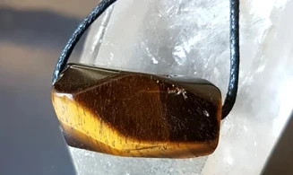 Oeil de Tigre Bloc percé pendentif