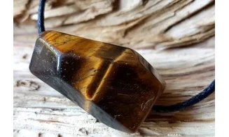 Oeil de Tigre Bloc percé pendentif