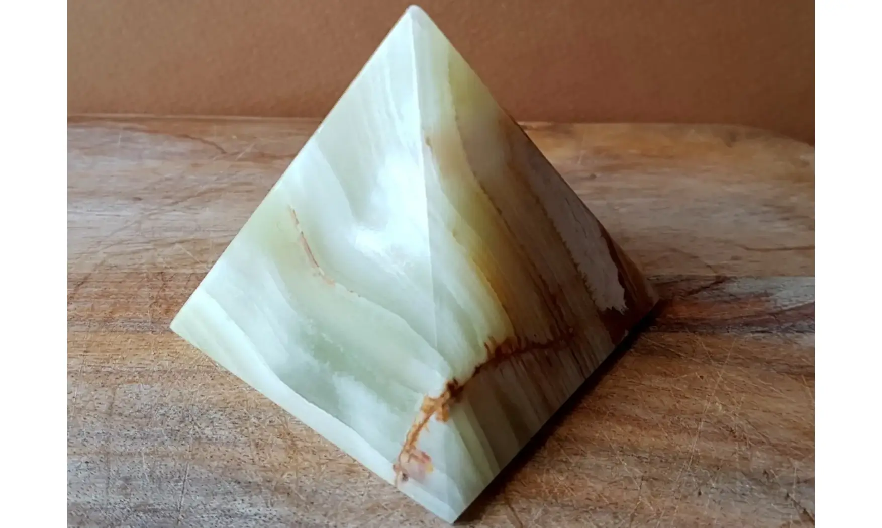 Pyramide Onyx Marbre 1 pierre