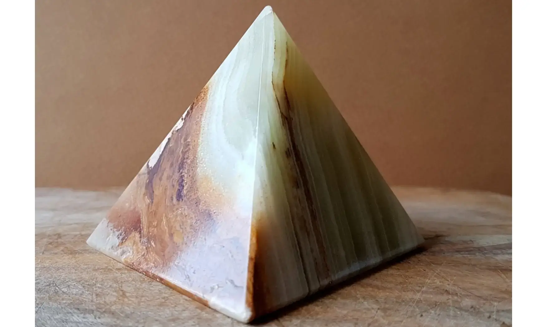 Pyramide Onyx Marbre 1 pierre
