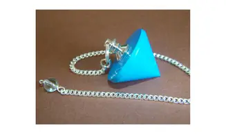 Howlite bleue pierre Toupie pendule