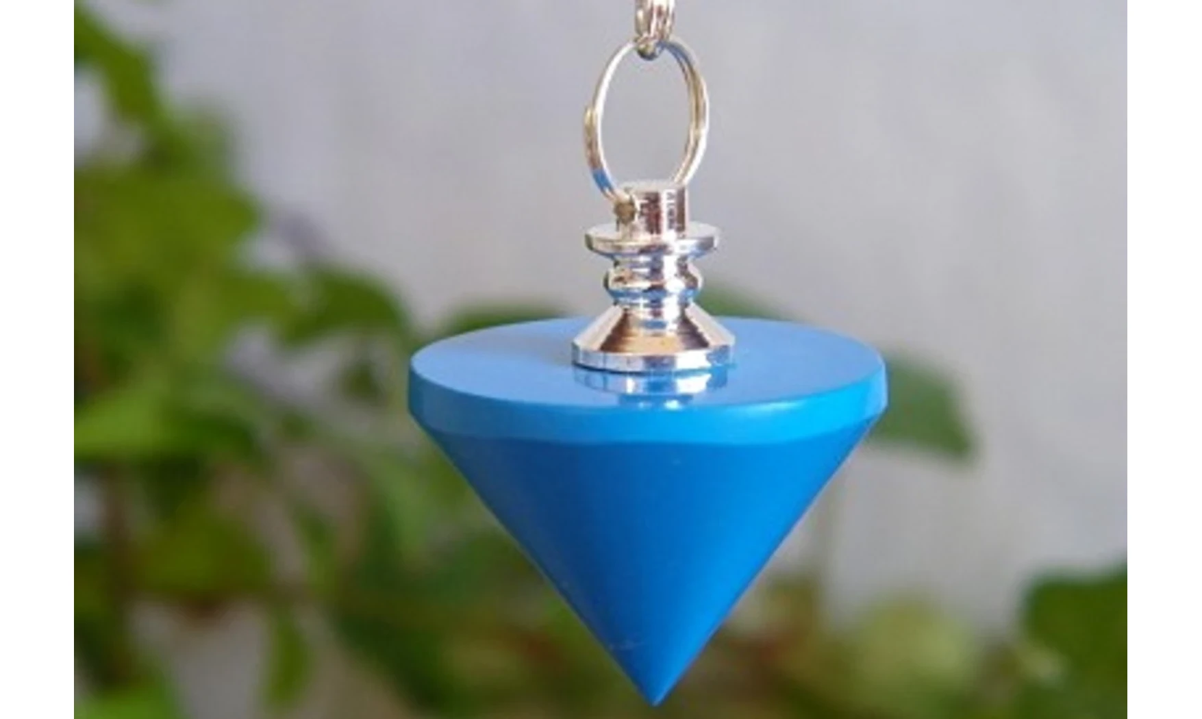 Howlite bleue pierre Toupie pendule