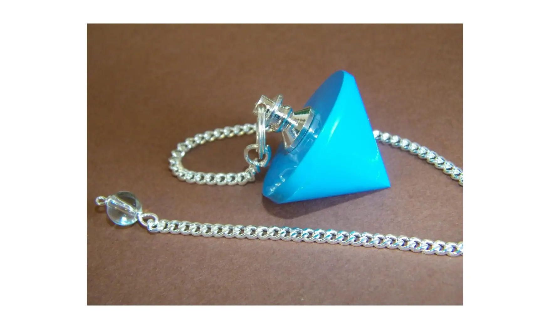 Howlite bleue pierre Toupie pendule