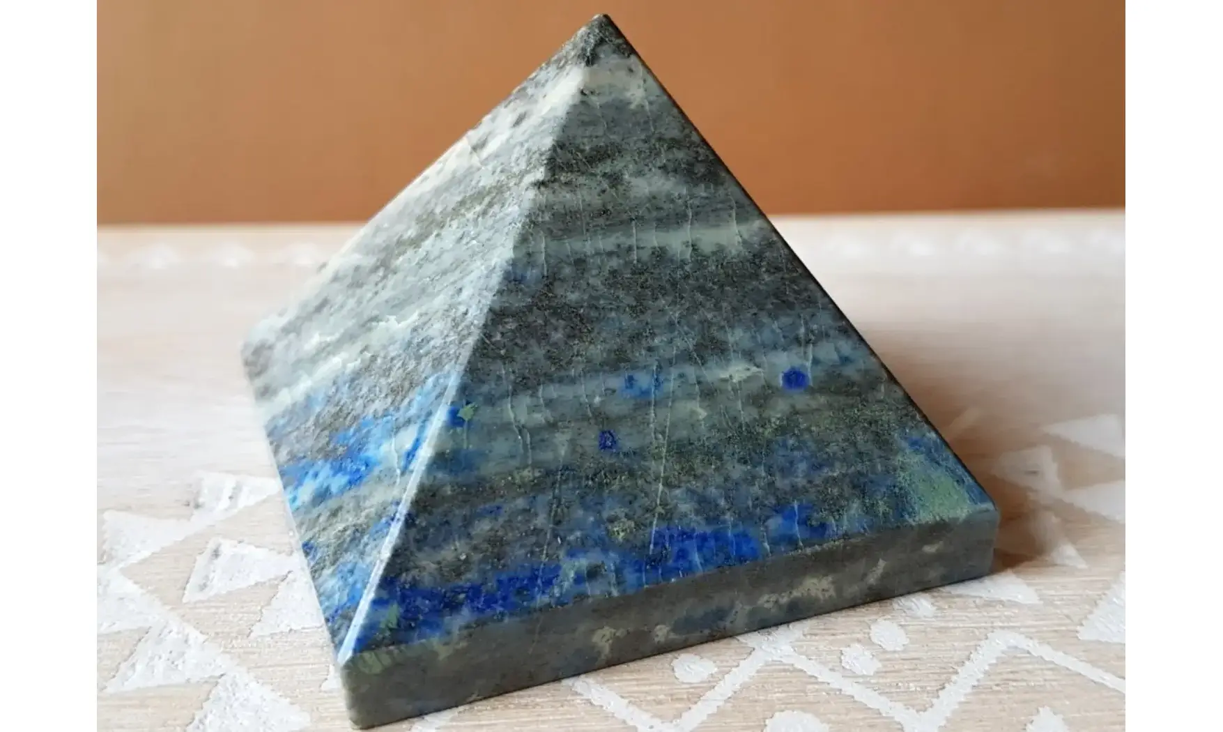 Pyramid Lapis lazuli