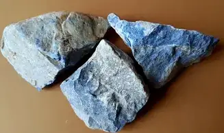 Lapis lazuli rough stone