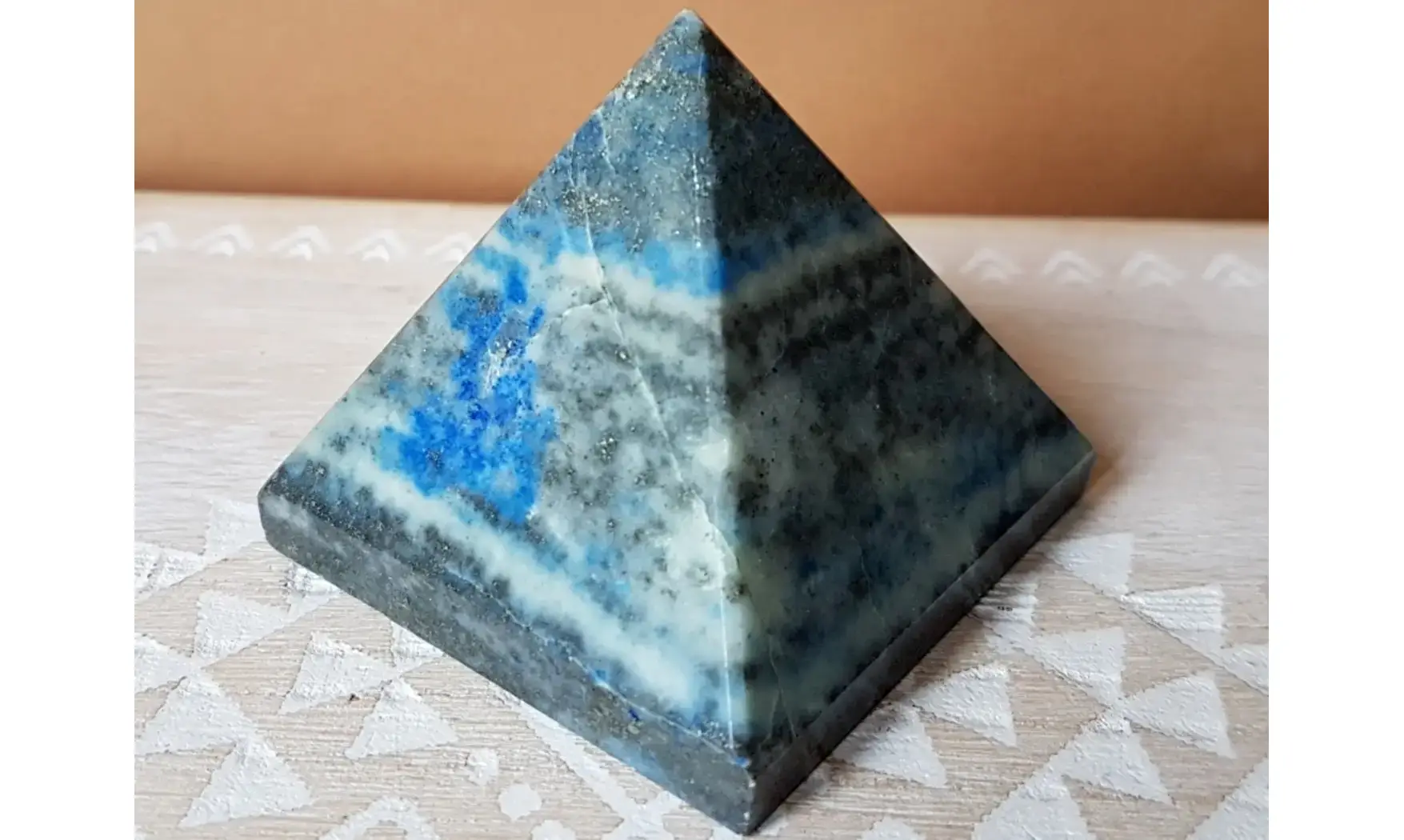 Pyramid Lapis lazuli