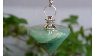Aventurine verte pierre Toupie pendule
