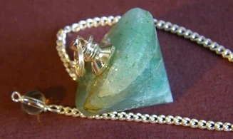 Aventurine verte pierre Toupie pendule