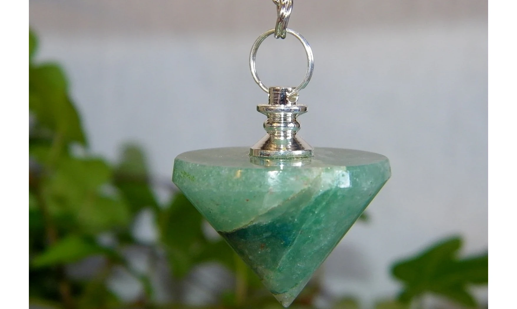 Aventurine verte pierre Toupie pendule