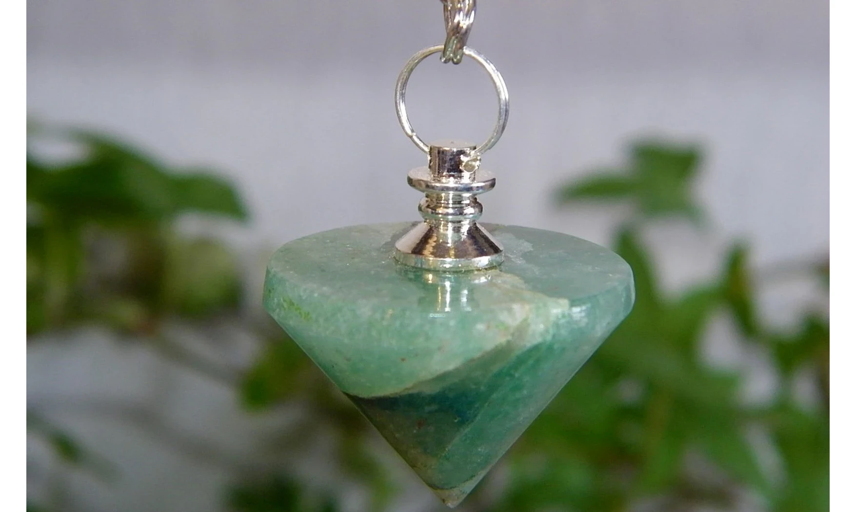 Aventurine verte pierre Toupie pendule
