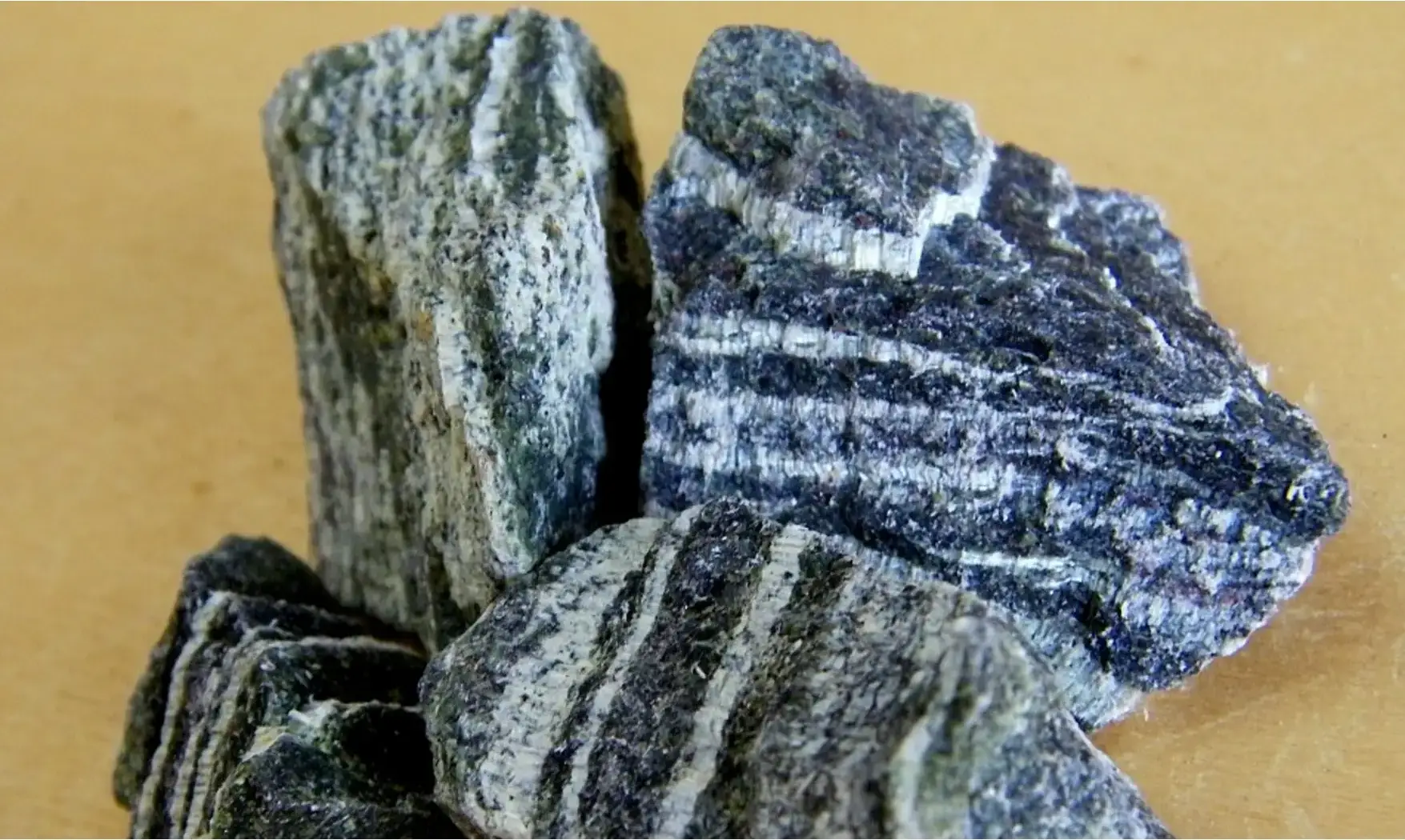 Silver Eye Serpentine Rough