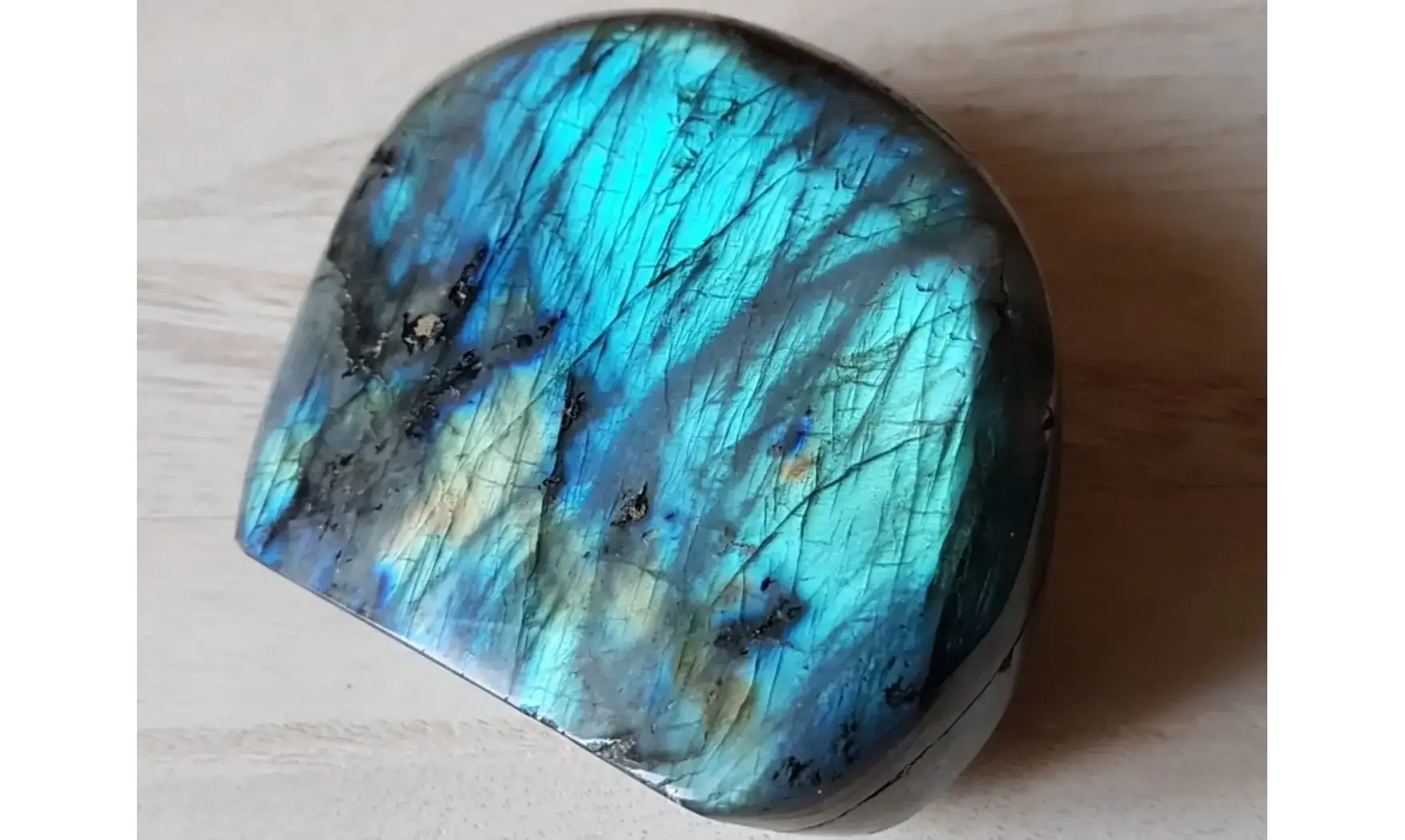 Labradorite Pierre Bloc poli 7
