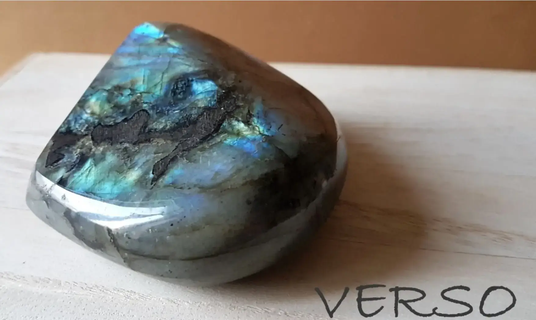 Labradorite Pierre Bloc poli 7