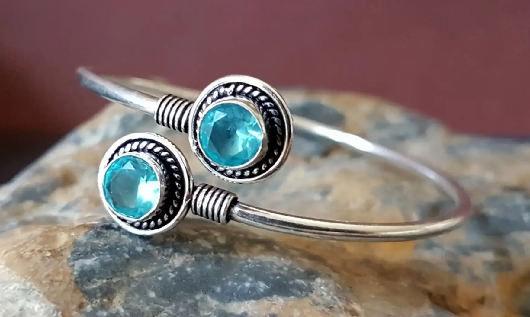 Topaze bleue Bangle bracelet pierre