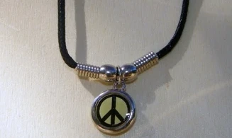 Collier PEACE