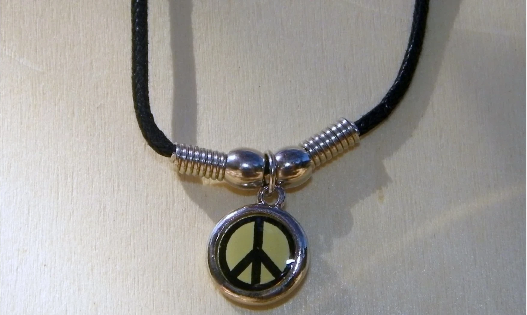 Collier PEACE