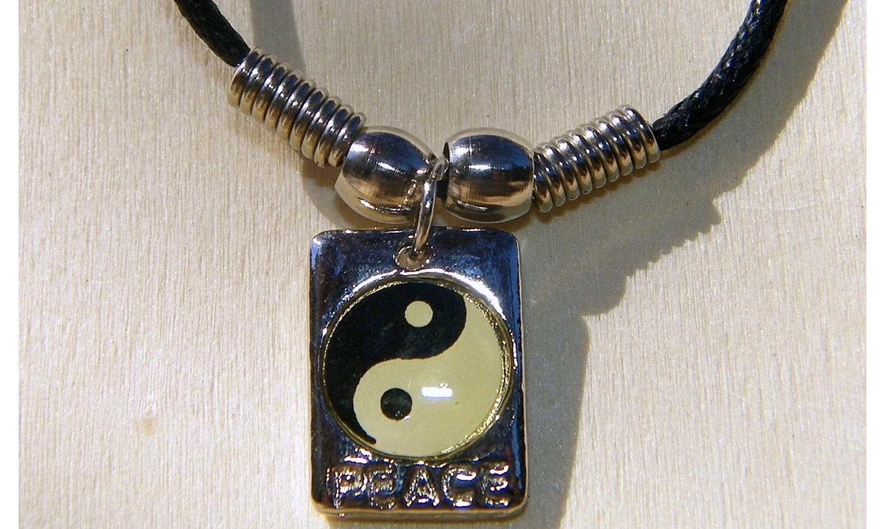 Collier Yin Yang rectangle