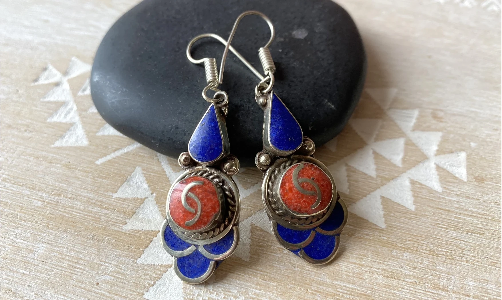 Tibetan Lapis lazuli / Coral Earring