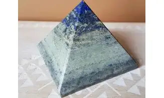 Pyramide Lapis lazuli pierre 13