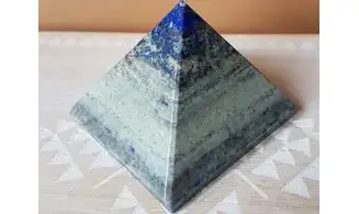 Pyramide Lapis lazuli pierre 13
